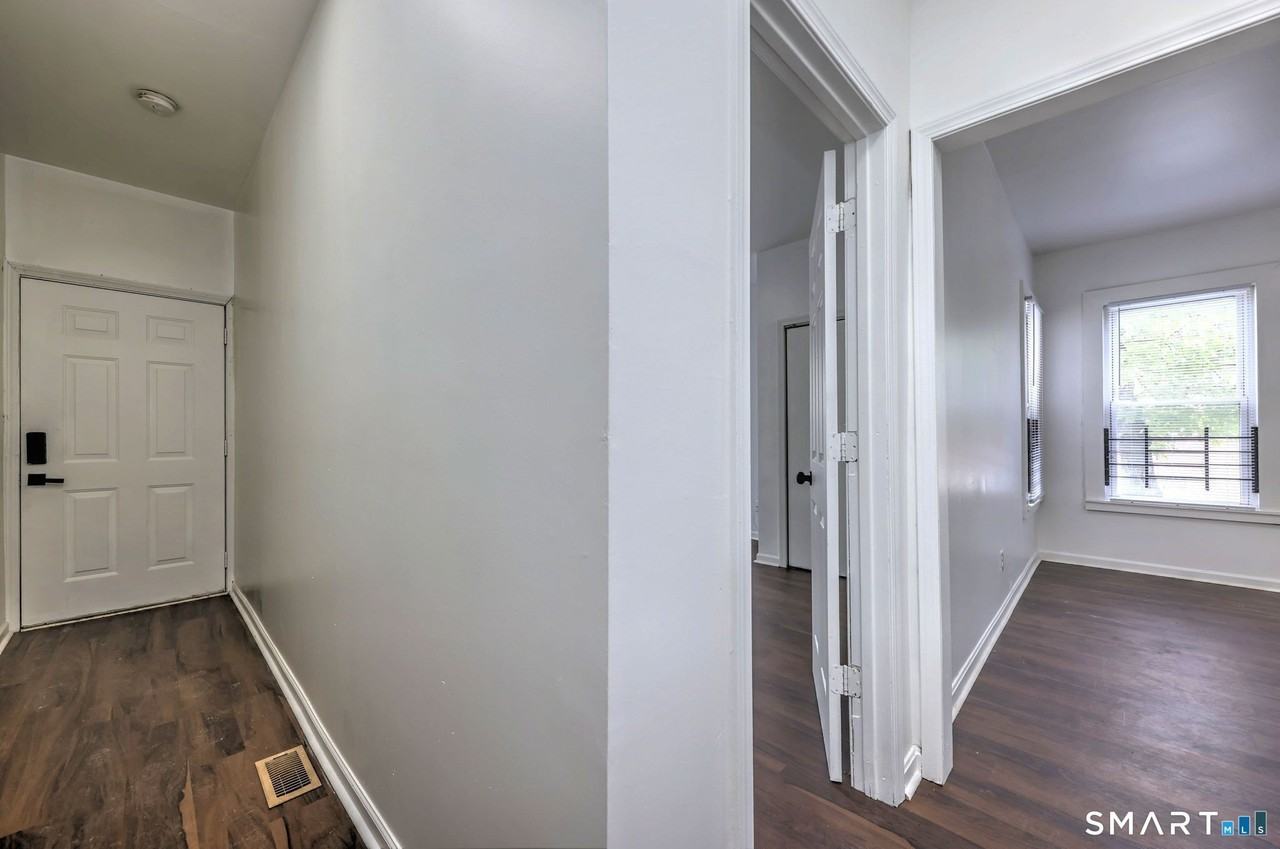 483 Ferry St #1 - Photo 5 of 33
