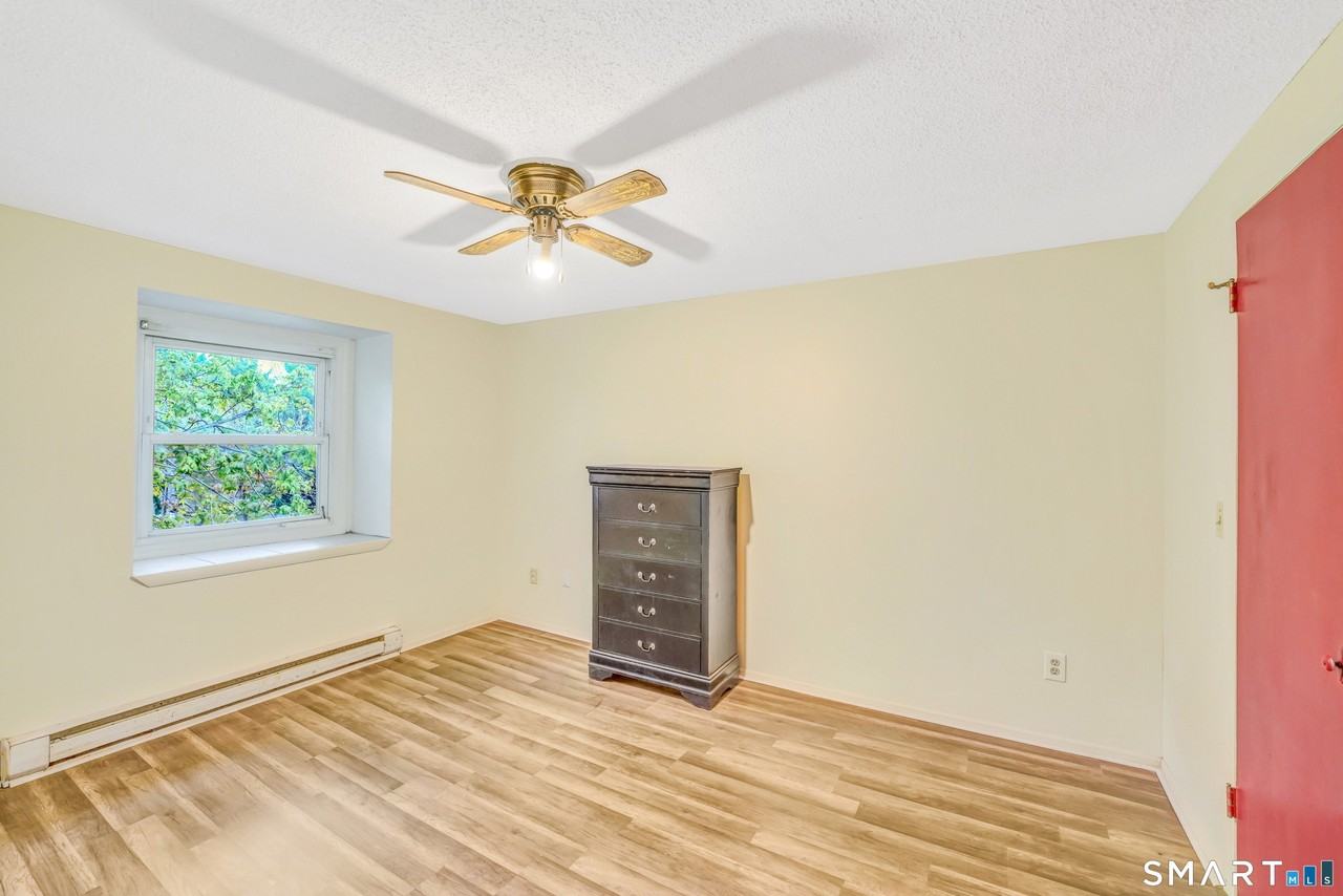 364 Colonial Ave #7B - Photo 2 of 5