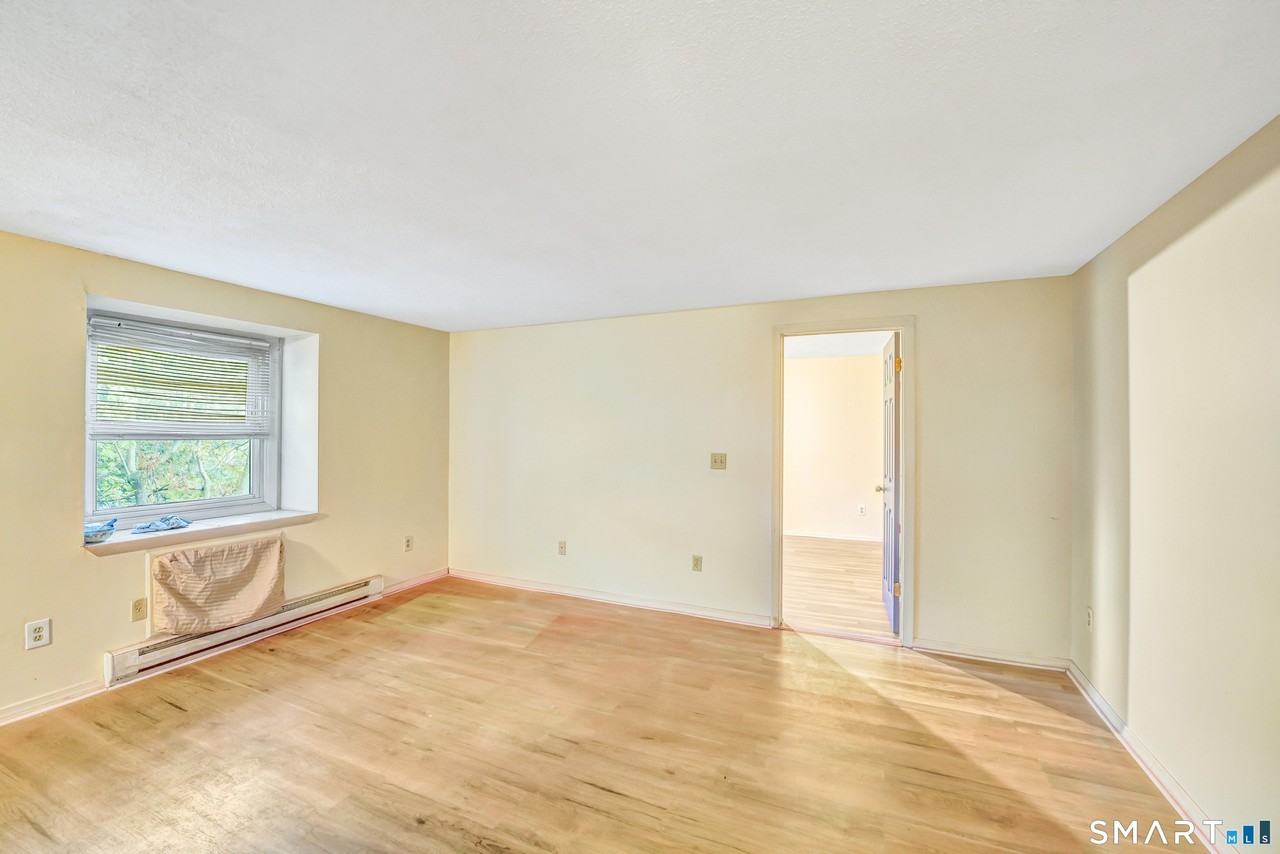 364 Colonial Ave #7B - Photo 3 of 5