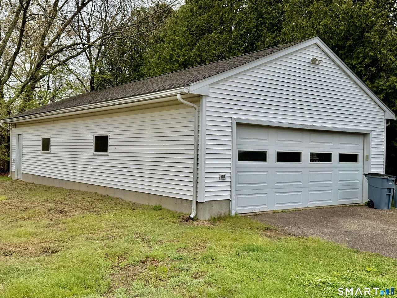 333 Lake Shore Dr - Photo 2 of 15