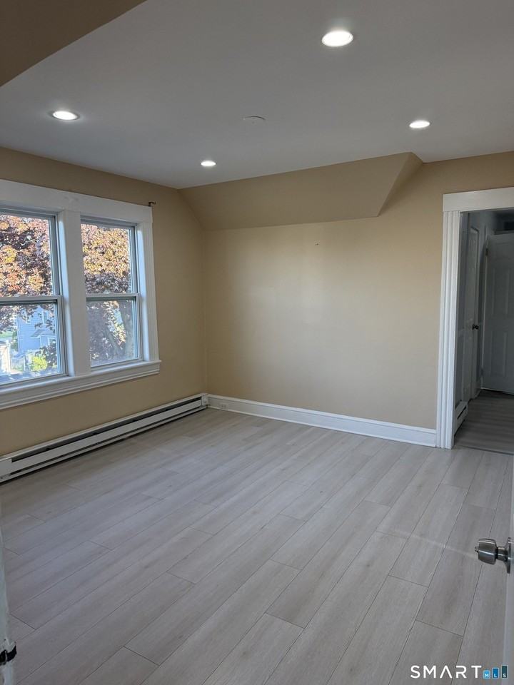 220 Alpine St #222-3rdFL - Photo 5 of 11
