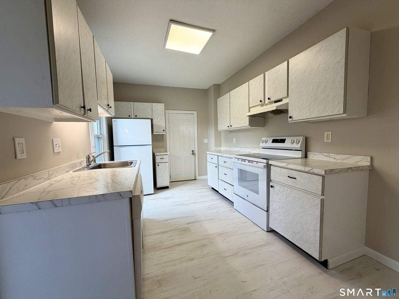 210 Main St #210 - Photo 3 of 21