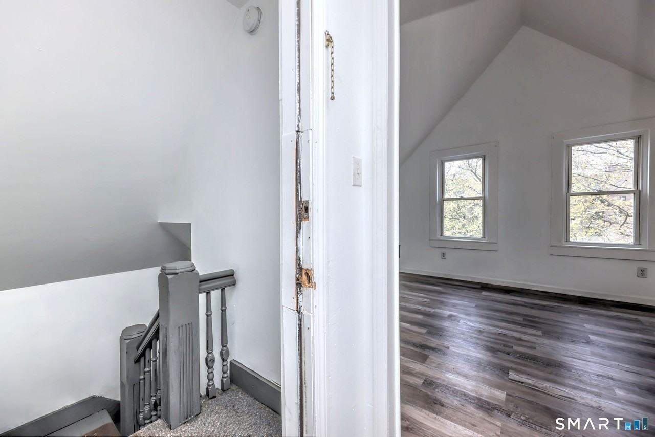 483 Ferry St #3 - Photo 4 of 28