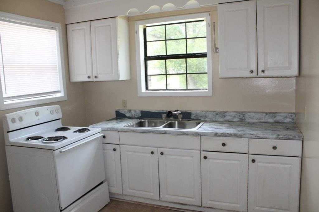 706 Chinook St - Photo 2 of 6