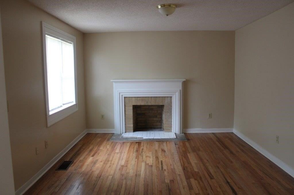 706 Chinook St - Photo 3 of 6