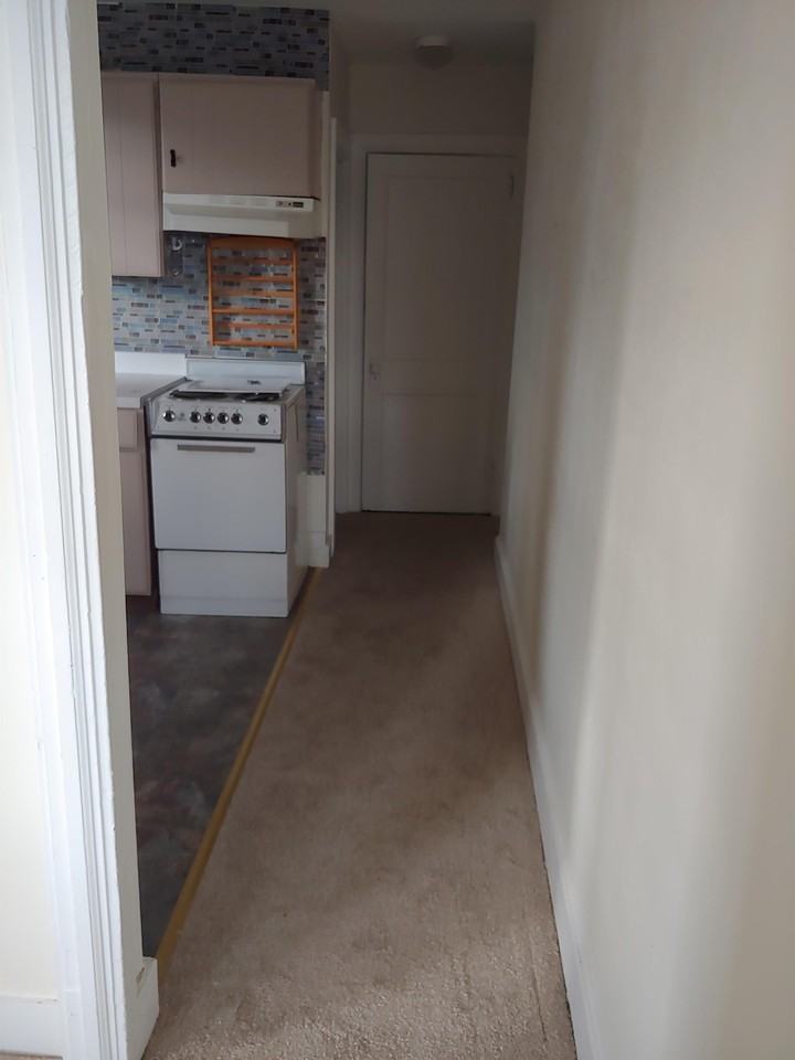 304 Market St - Photo 7 of 8