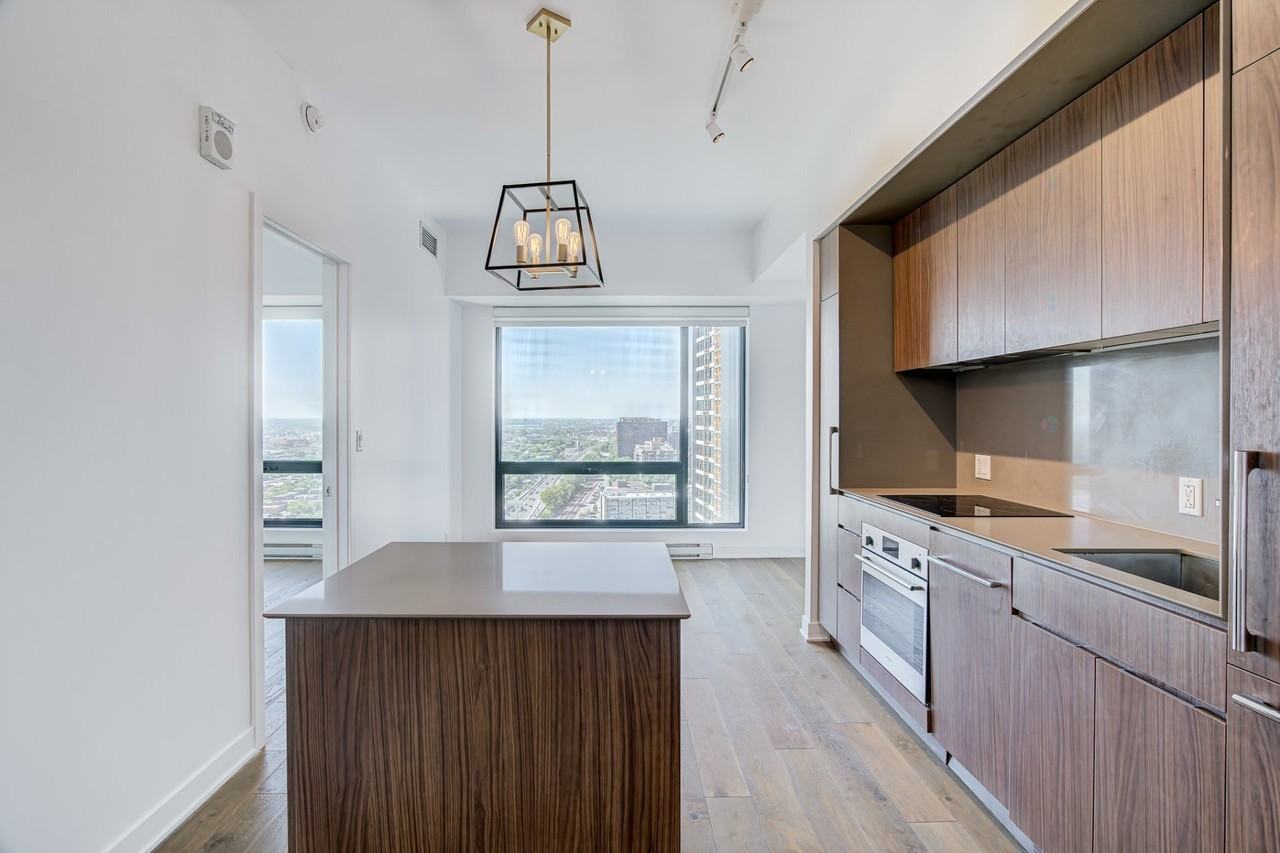 1288 Av Des Canadiens-De-Montréal - Photo 2 of 20