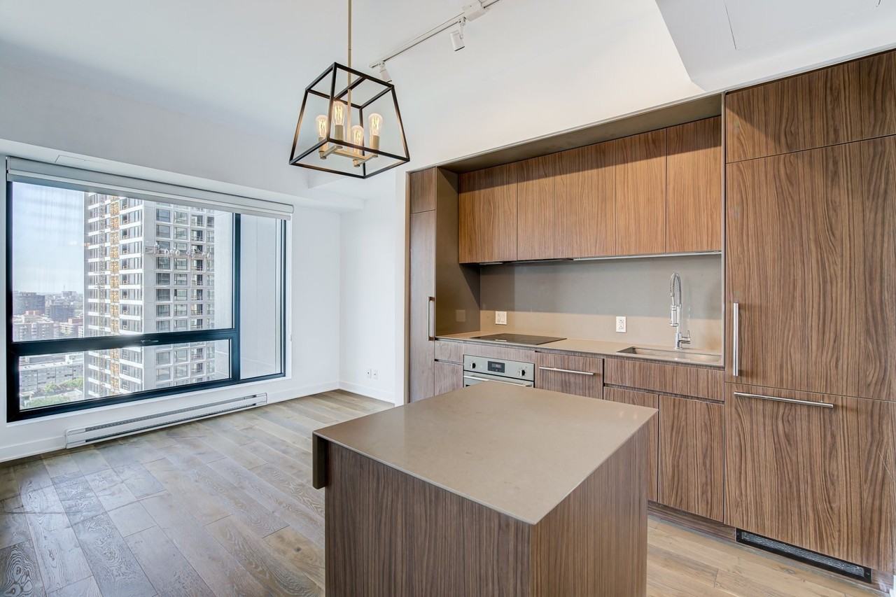 1288 Av Des Canadiens-De-Montréal - Photo 3 of 20