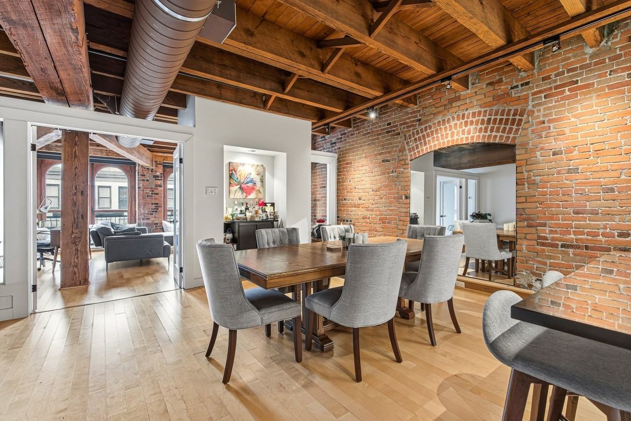 65 Rue Saint-Paul O - Photo 3 of 39