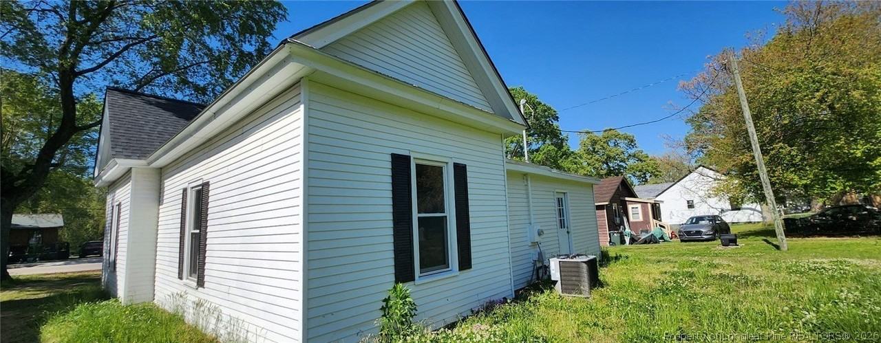 233 W Barbee St - Photo 3 of 15