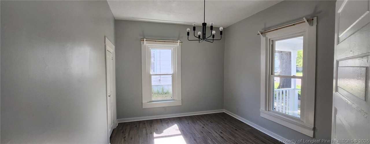 233 W Barbee St - Photo 6 of 15
