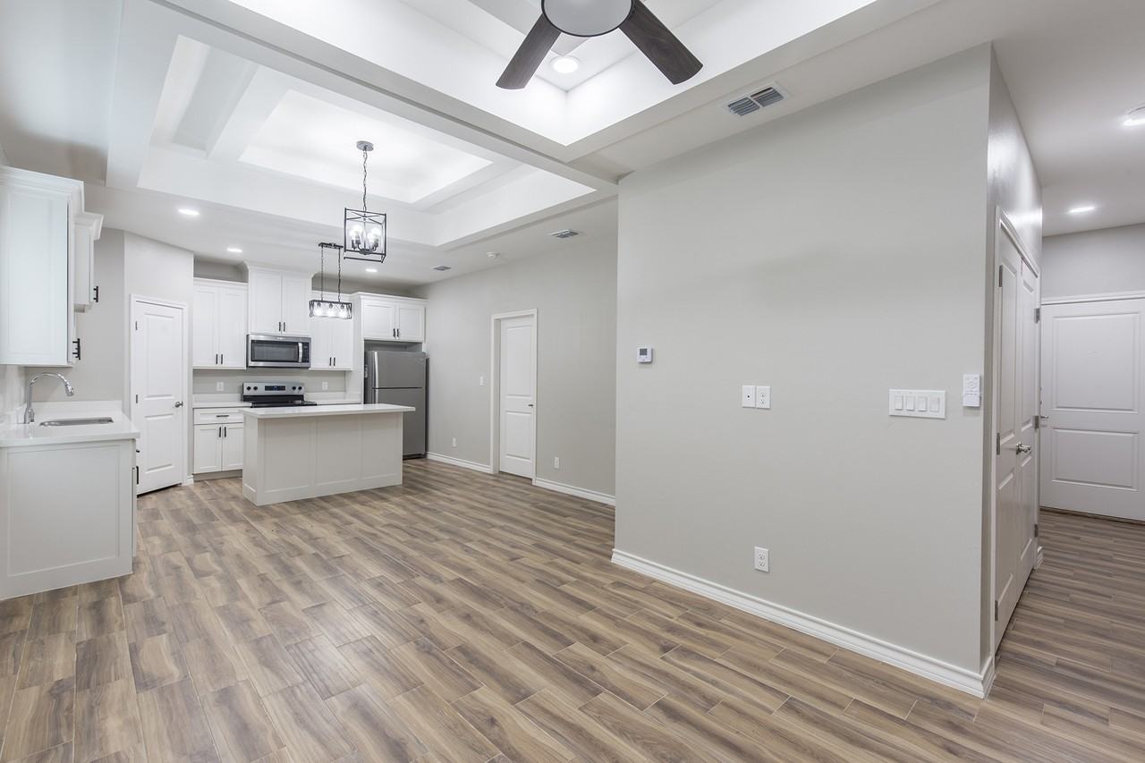 820 East Cedar Avenue - Photo 5 of 9
