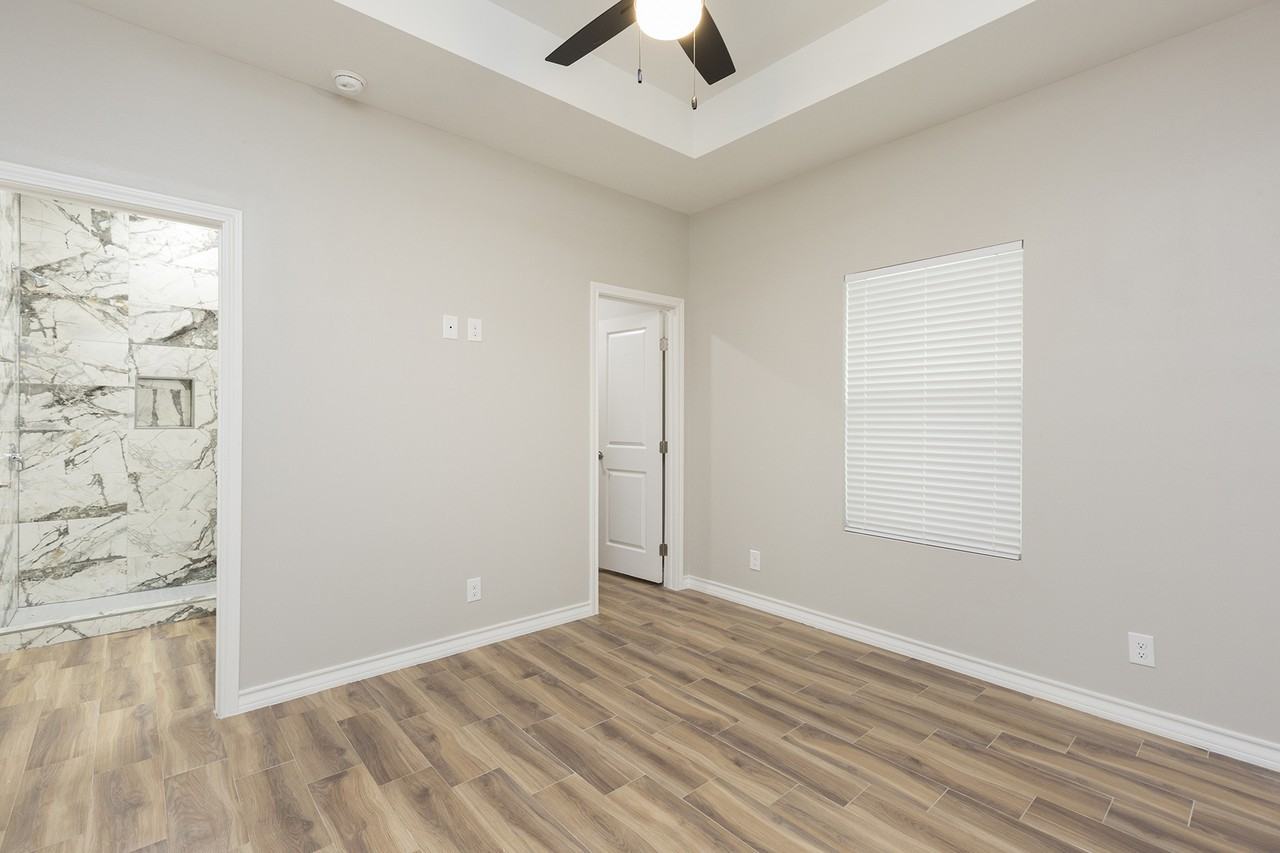 820 East Cedar Avenue - Photo 6 of 9