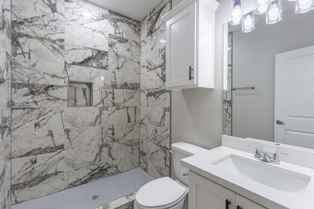 820 East Cedar Avenue - Photo 7 of 9