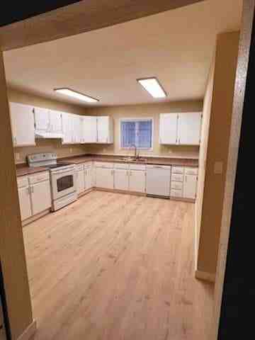1604 Marika Road - Photo 3 of 7