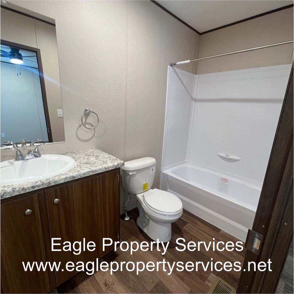 140 Springfield Drive - Photo 3 of 11