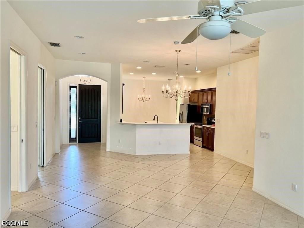11108 Esteban Dr - Photo 4 of 23