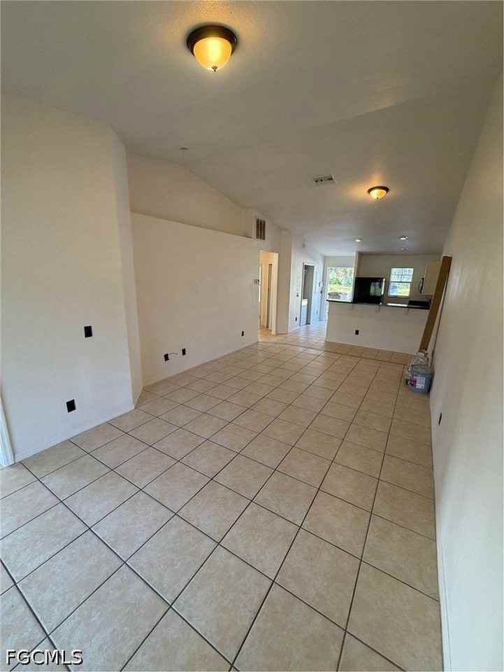 803 Meadow Rd - Photo 7 of 19