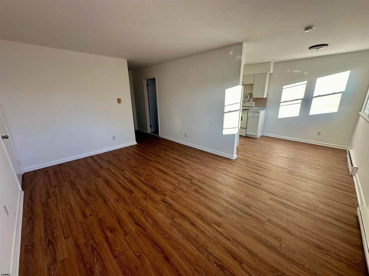 1653 Beach Ave Ave #A - Photo 2 of 12