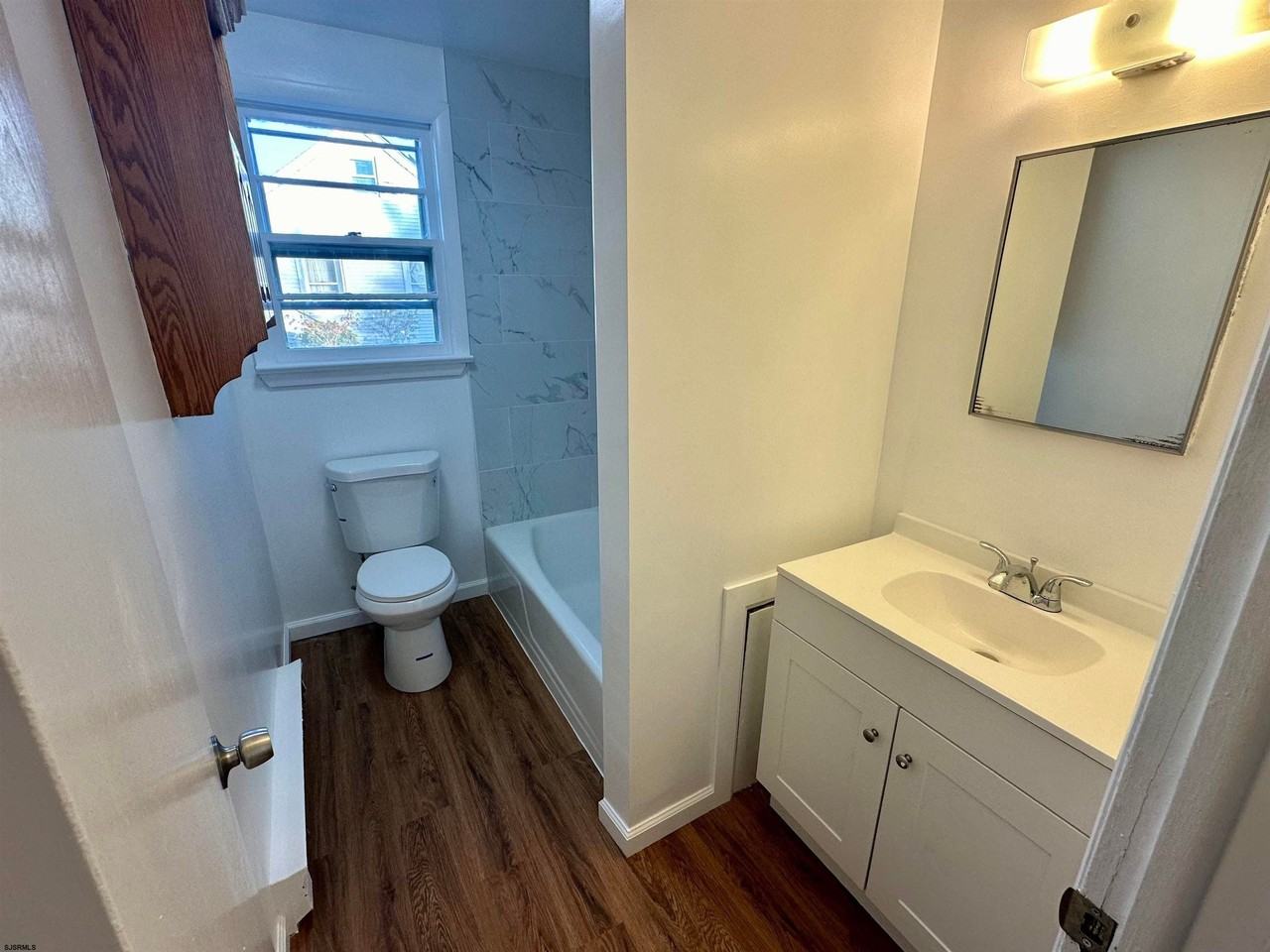 1653 Beach Ave Ave #A - Photo 7 of 12