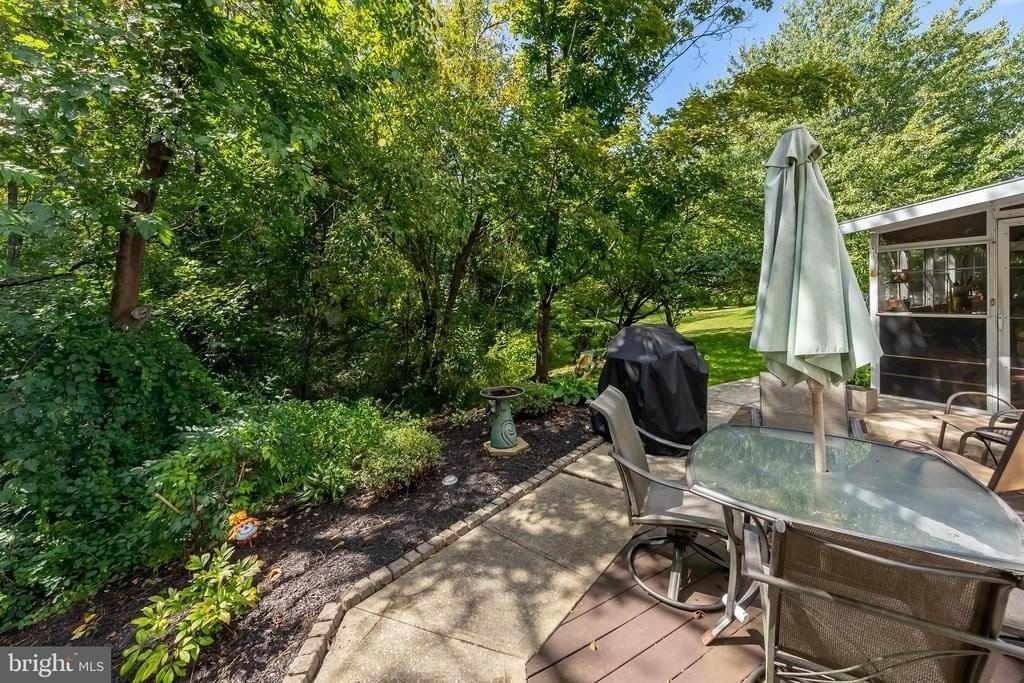112 Cinnamon Rd - Photo 2 of 18