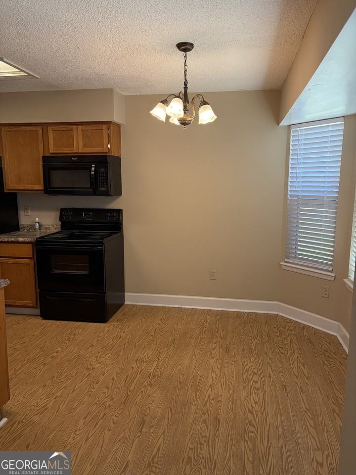110 Millers Trace Dr - Photo 2 of 27