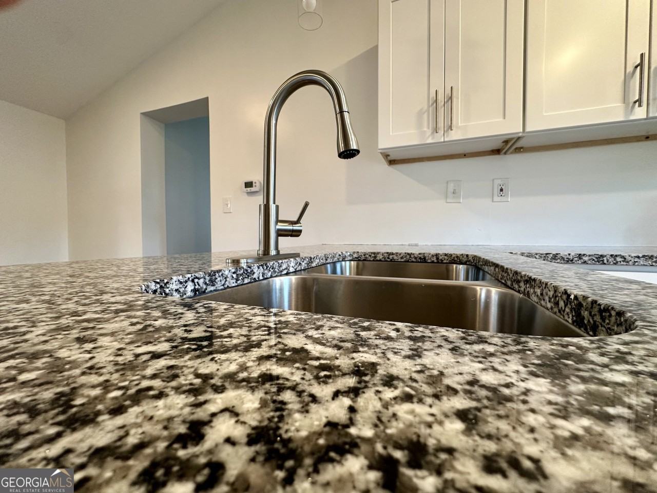 415 Mount Zion St - Photo 4 of 14