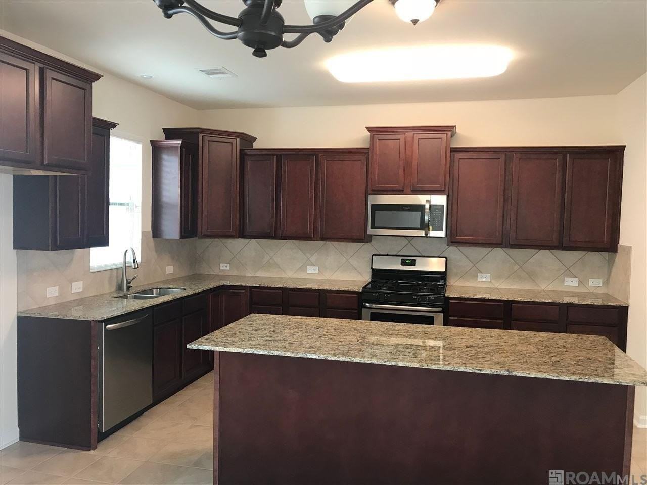 1418 Gardenia Ln - Photo 6 of 20