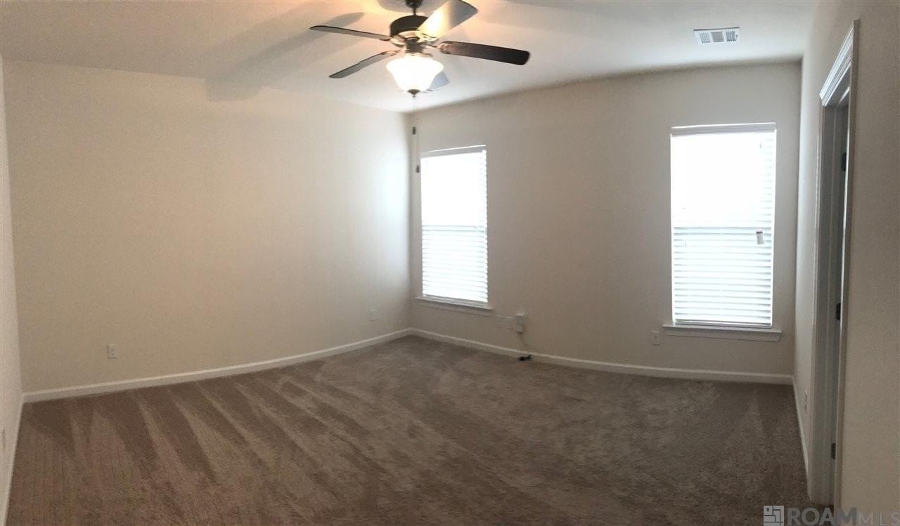 1418 Gardenia Ln - Photo 7 of 20