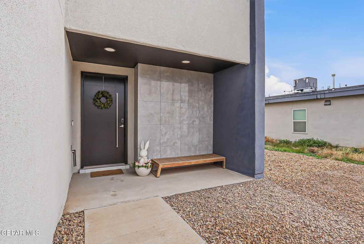 12044 Hidden Gardens Pl - Photo 4 of 47