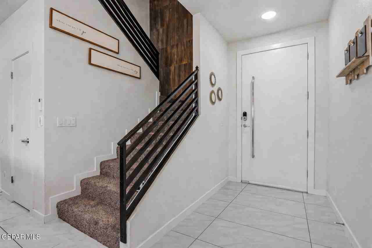 12044 Hidden Gardens Pl - Photo 5 of 47