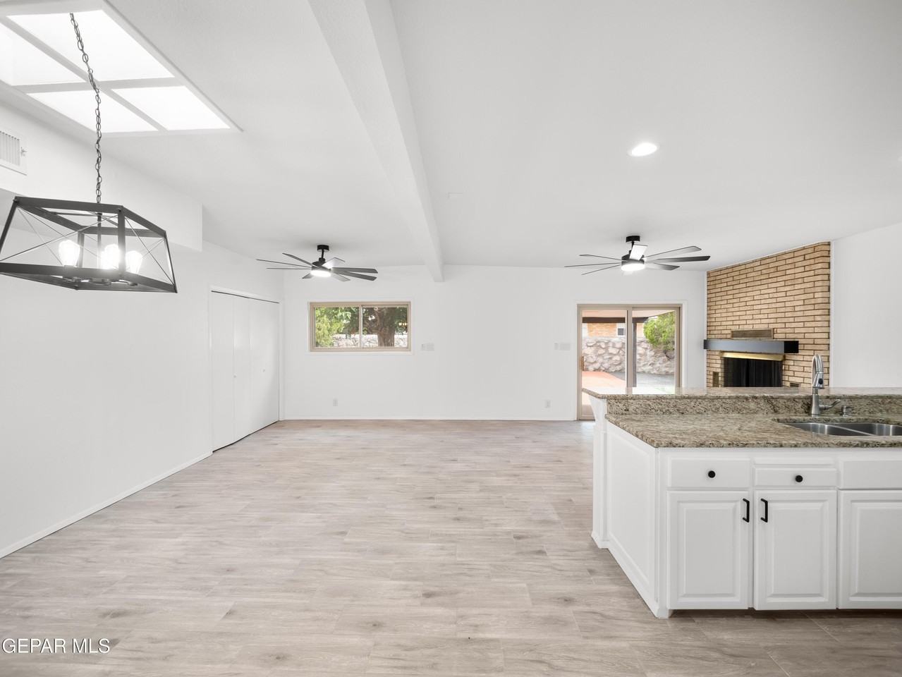 5205 Nome Ave - Photo 7 of 30