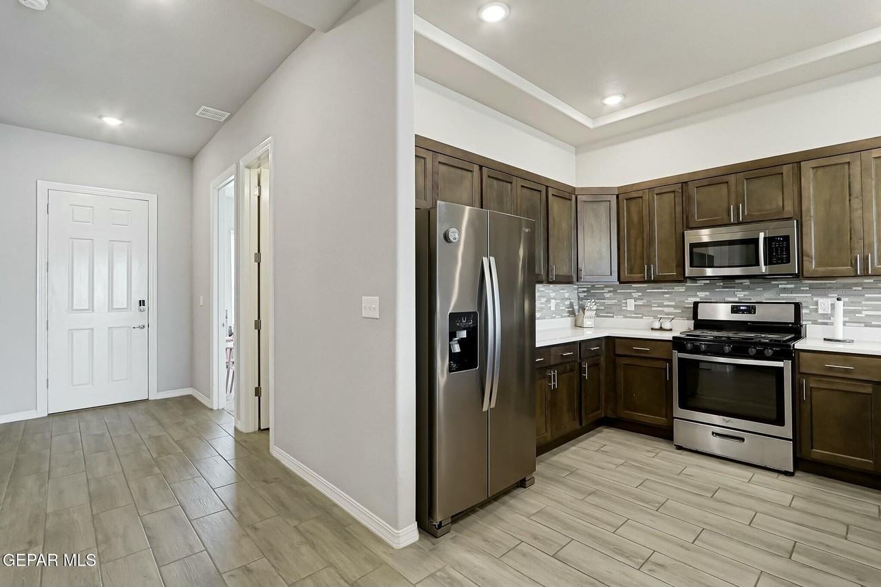 14933 Tierra Mirage Ave - Photo 7 of 42