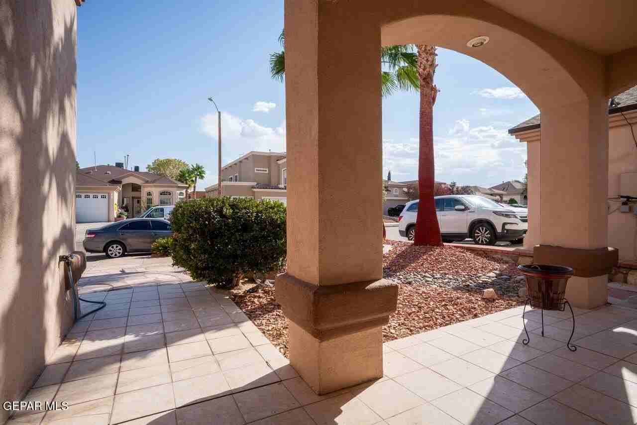 12421 Tierra Encino Dr - Photo 3 of 23