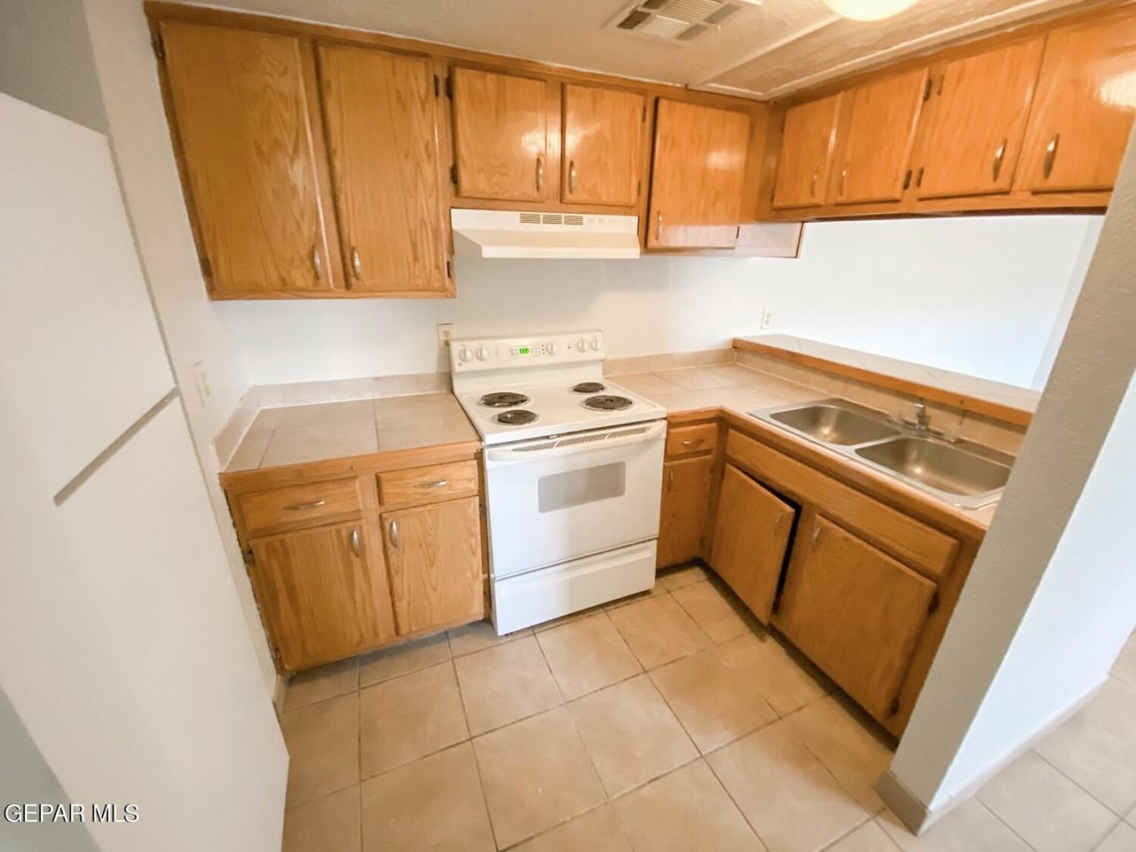 4700 Maxwell Ave #22 - Photo 3 of 9