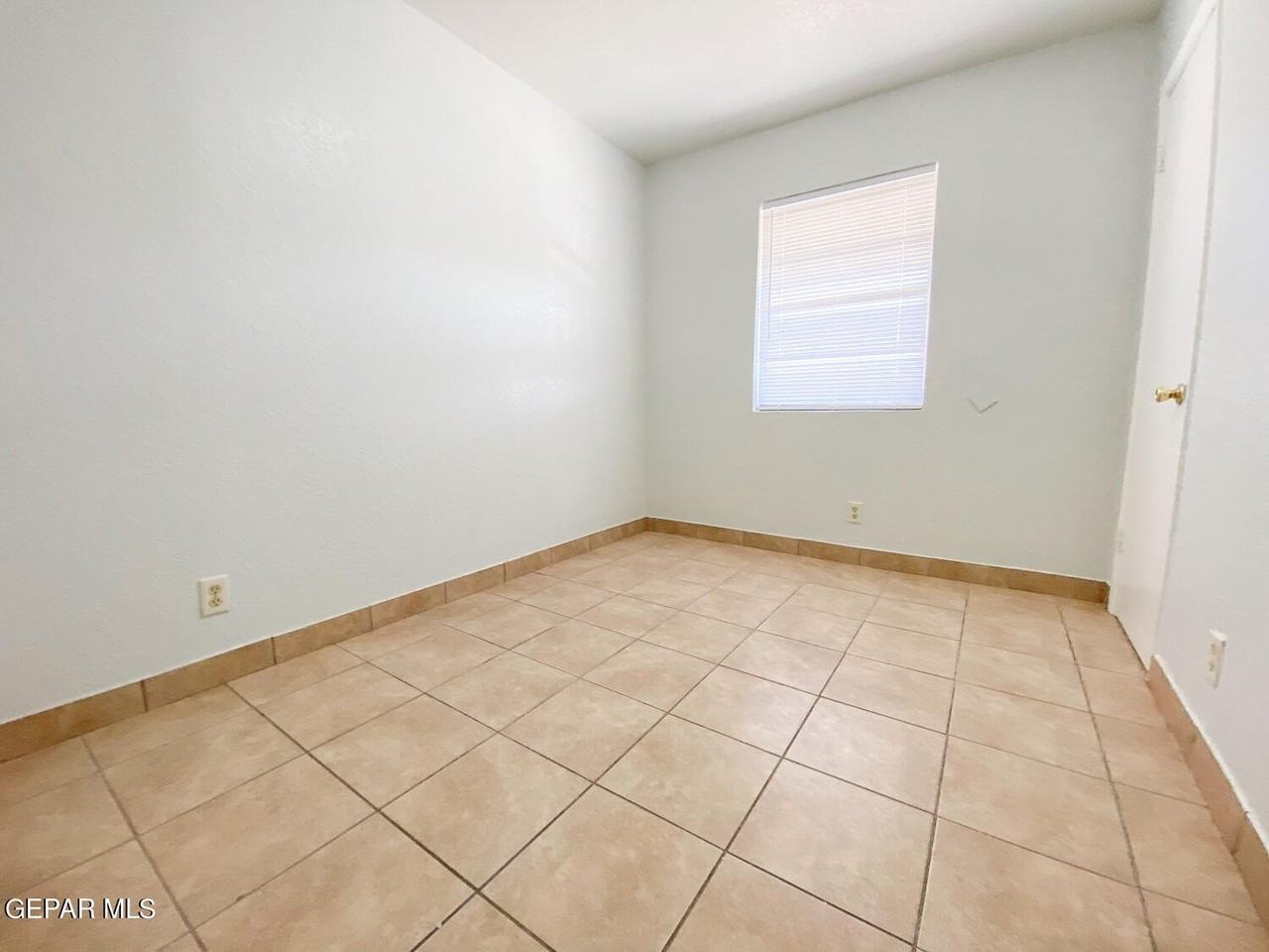 4700 Maxwell Ave #22 - Photo 4 of 9