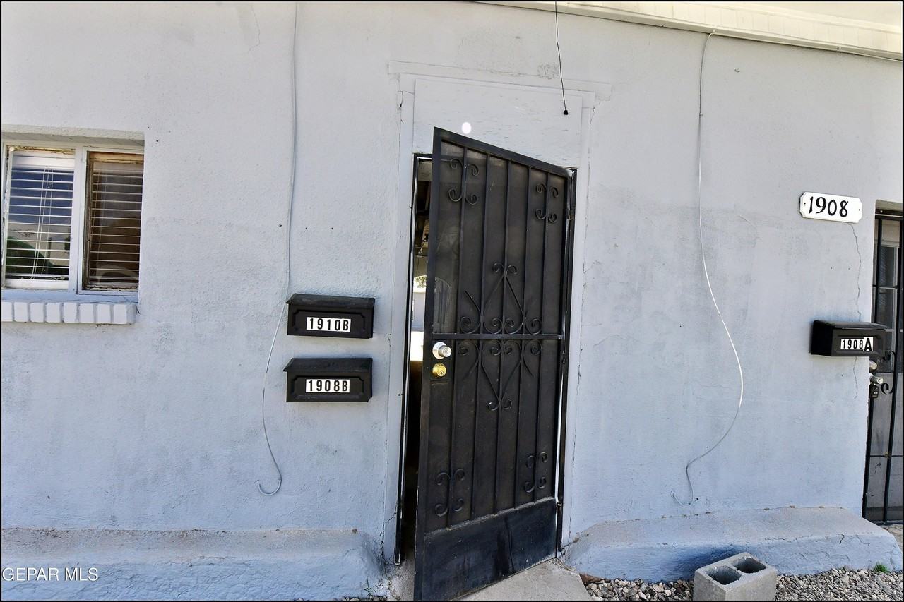 1908 Olive Ave #B - Photo 4 of 26