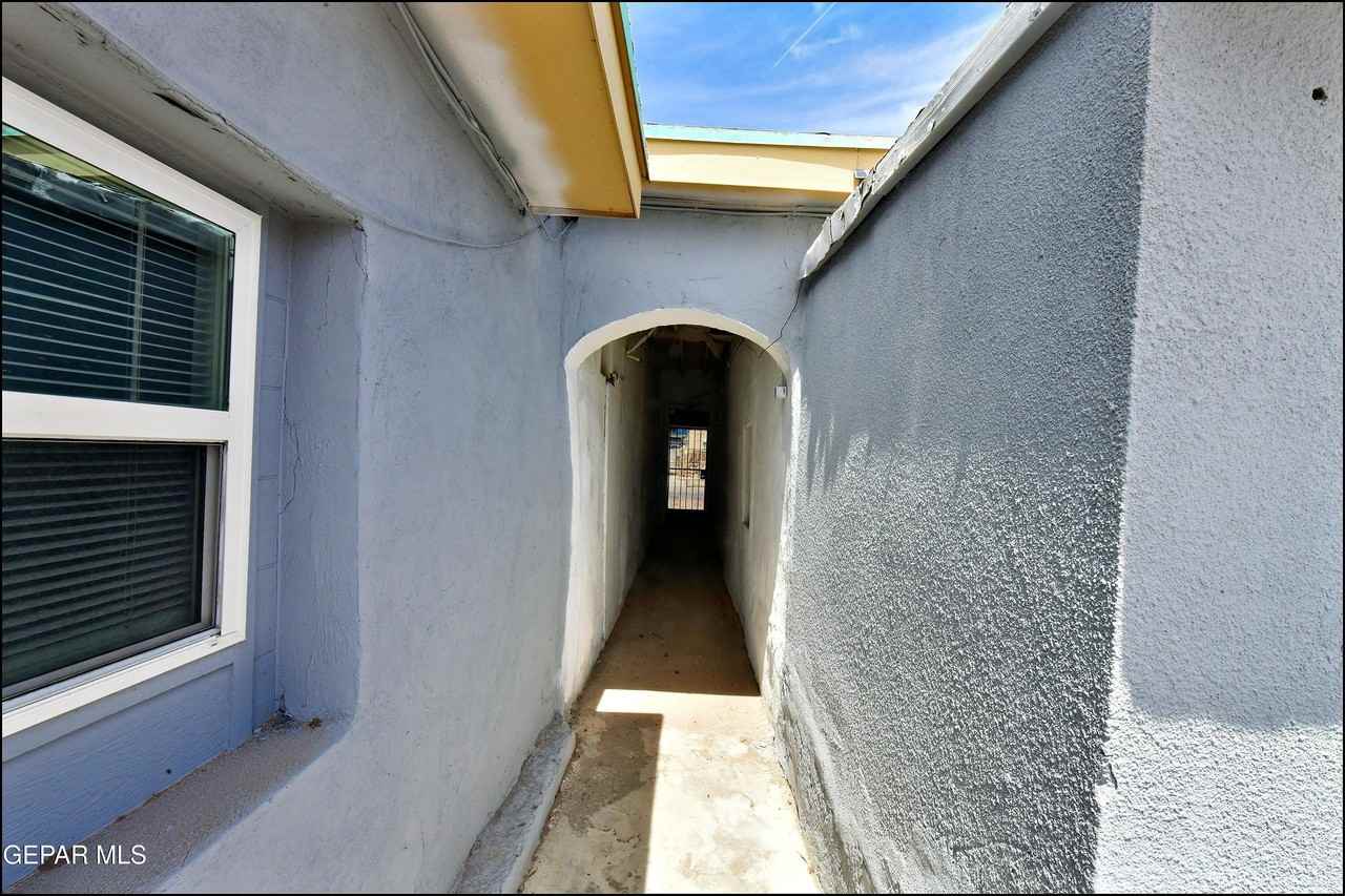 1908 Olive Ave #B - Photo 6 of 26