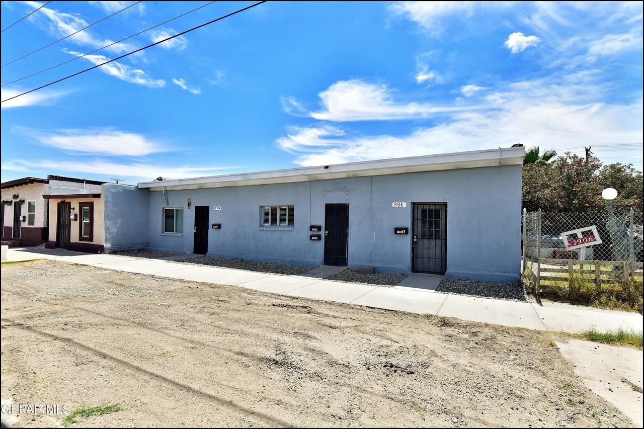 1910 Olive Ave #A - Photo 3 of 24