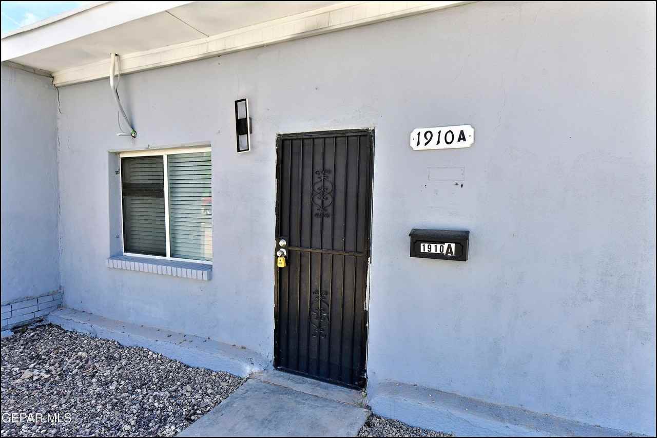 1910 Olive Ave #A - Photo 4 of 24