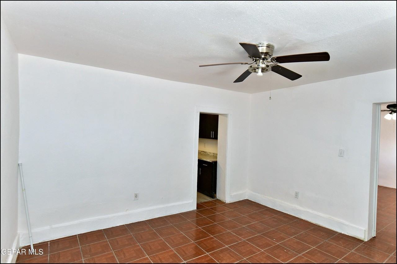 1910 Olive Ave #A - Photo 6 of 24