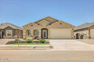 featured image of 1013 Summer Lake St