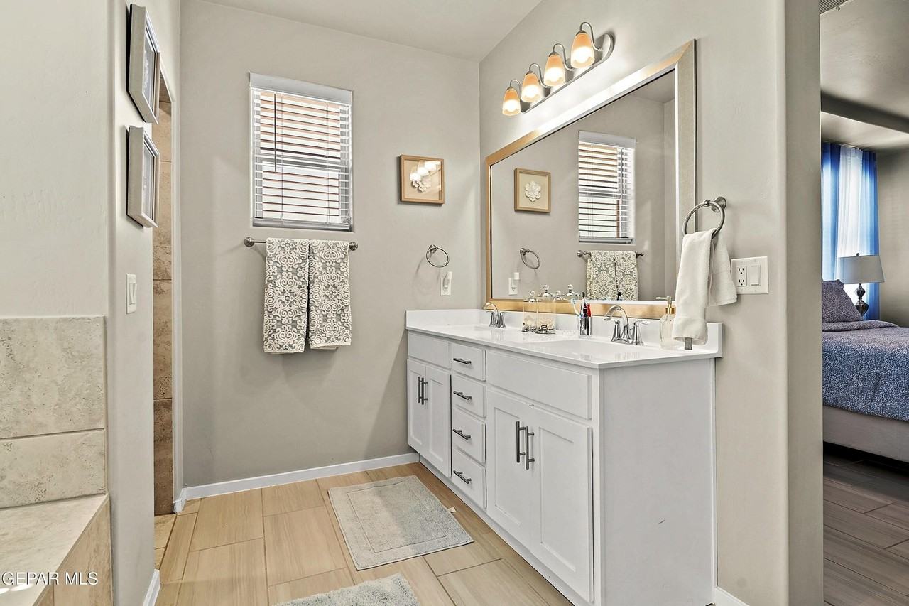 12612 Dorchester Ave - Photo 5 of 15