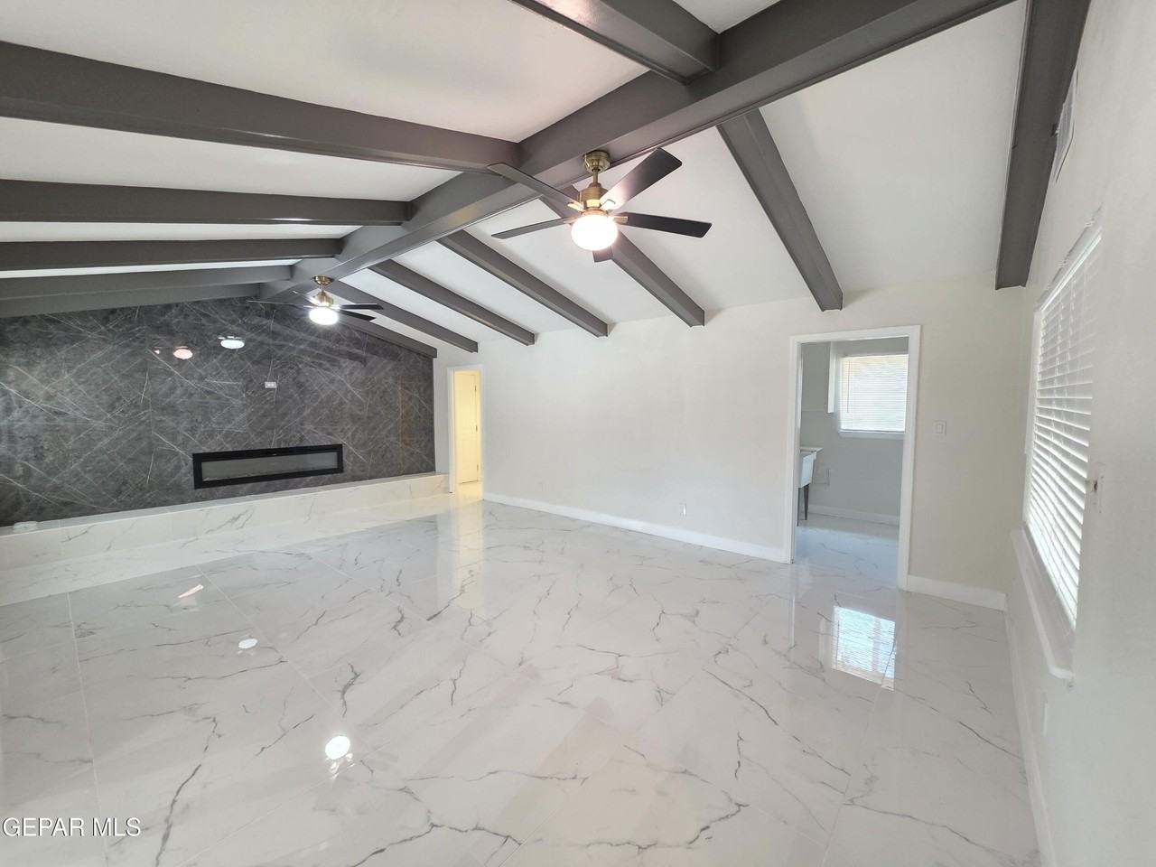 302 Quincy Ave - Photo 3 of 35