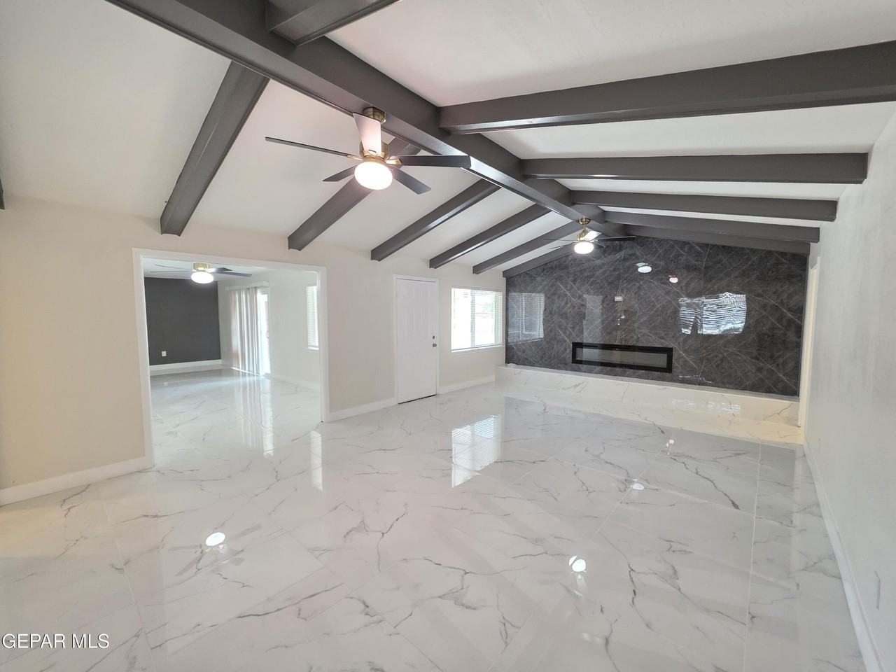 302 Quincy Ave - Photo 4 of 35