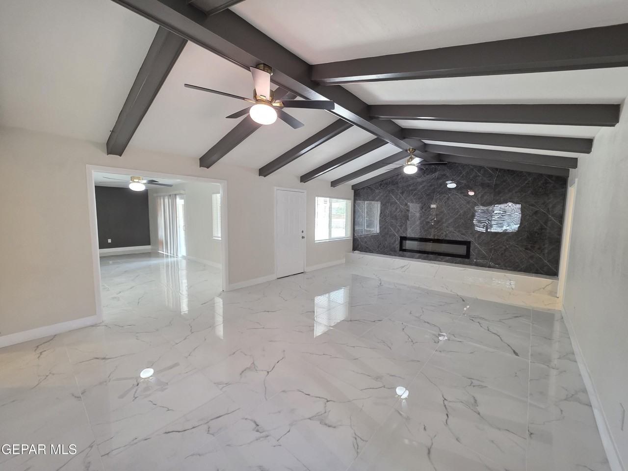 302 Quincy Ave - Photo 5 of 35