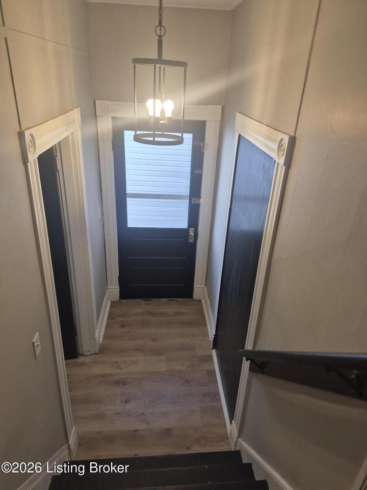 1116 E Saint Catherine St #1 - Photo 5 of 8