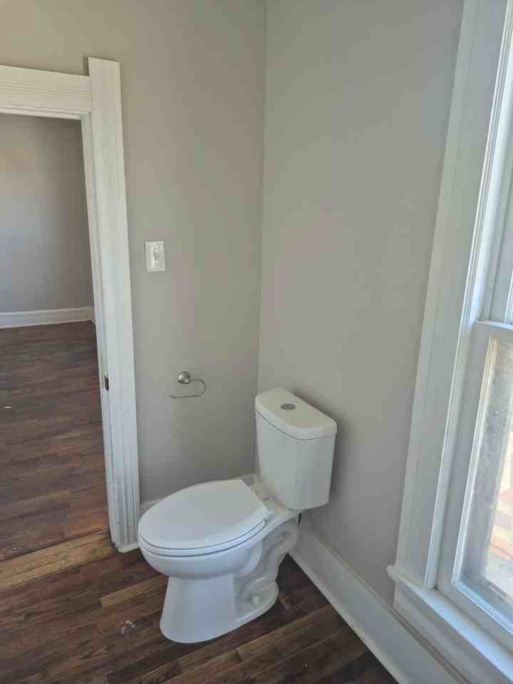611 Nichol Avenue - Photo 4 of 5