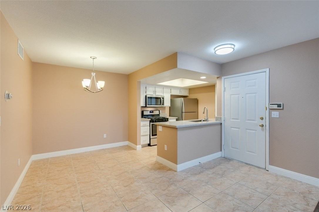 1909 Villa Palms Ct #110 - Photo 4 of 39