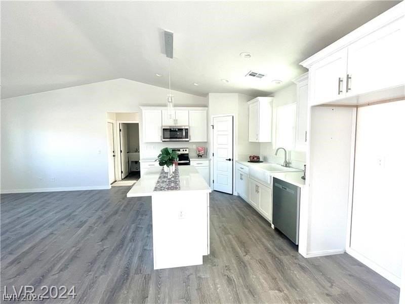 5600 Genoa Ave - Photo 3 of 14